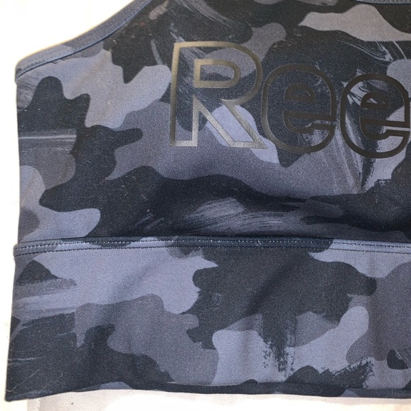 NWT Reebok Black Camo Sports Bra - Picture 3 of 14